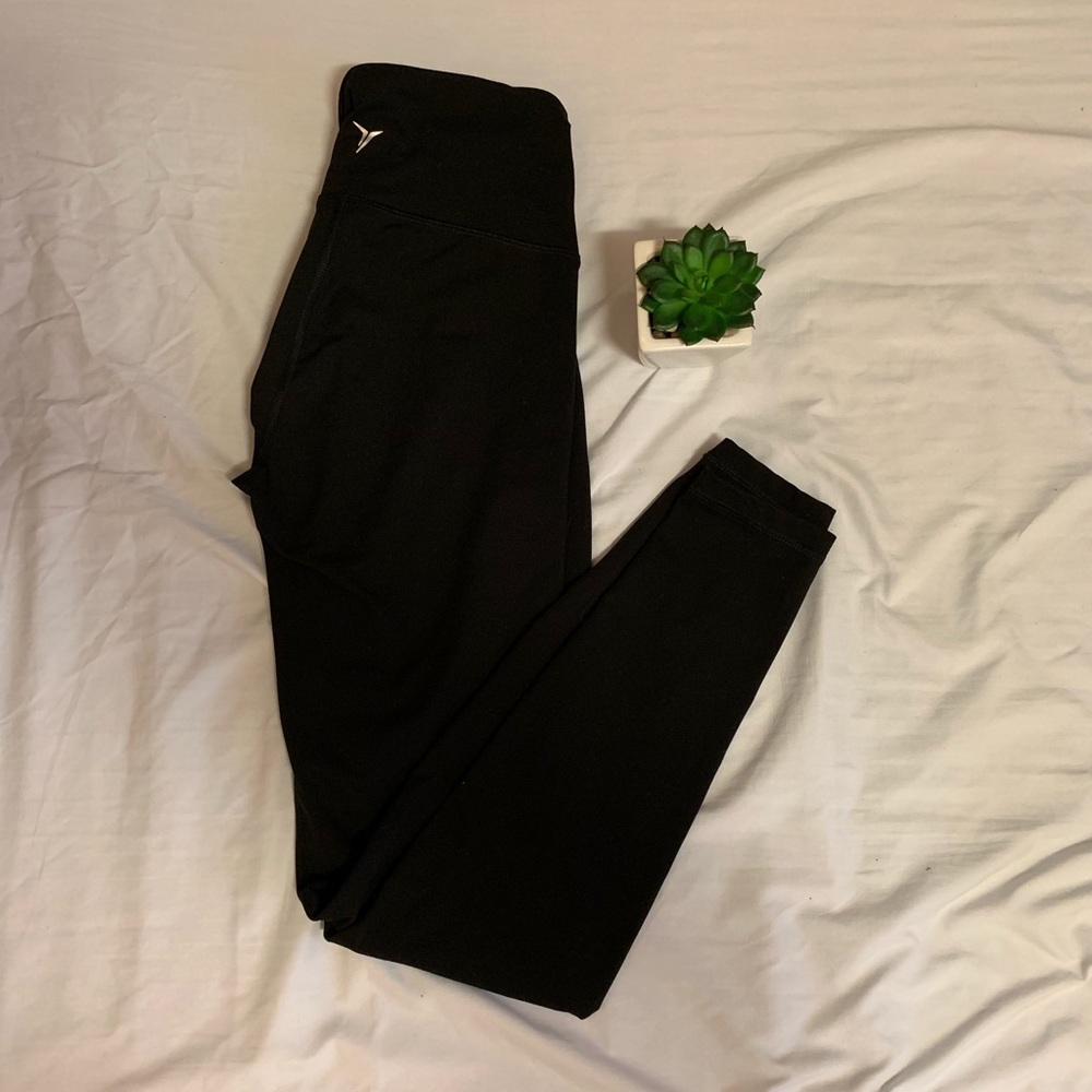 Old Navy go-dry leggings